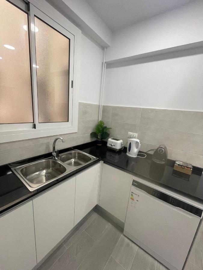 Family-Friendly Home In Central Barcelona 4Bdr Exterior photo